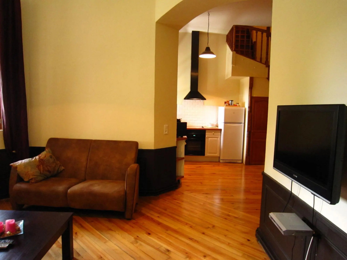 Alluring Castle in Serrières-en-chautagn With Pool