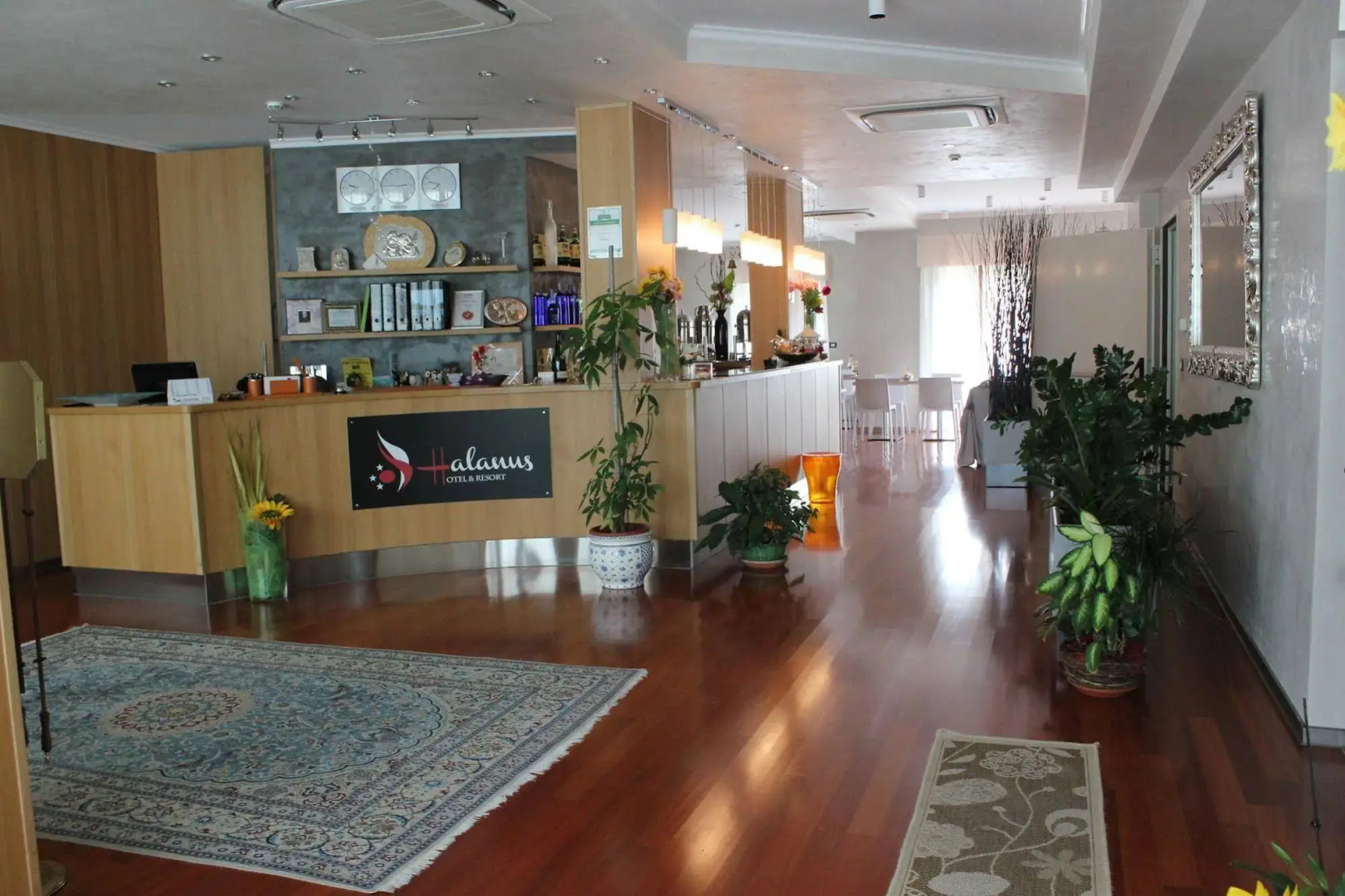 Halanus Hotel And Resort