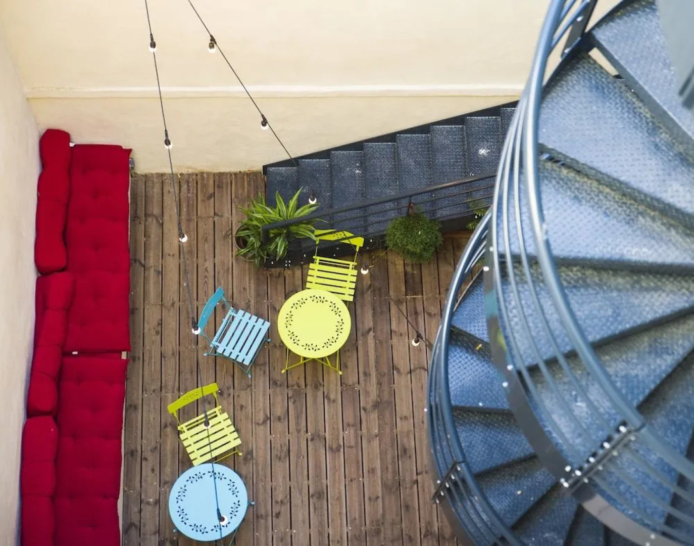 Georges Hostel & Café