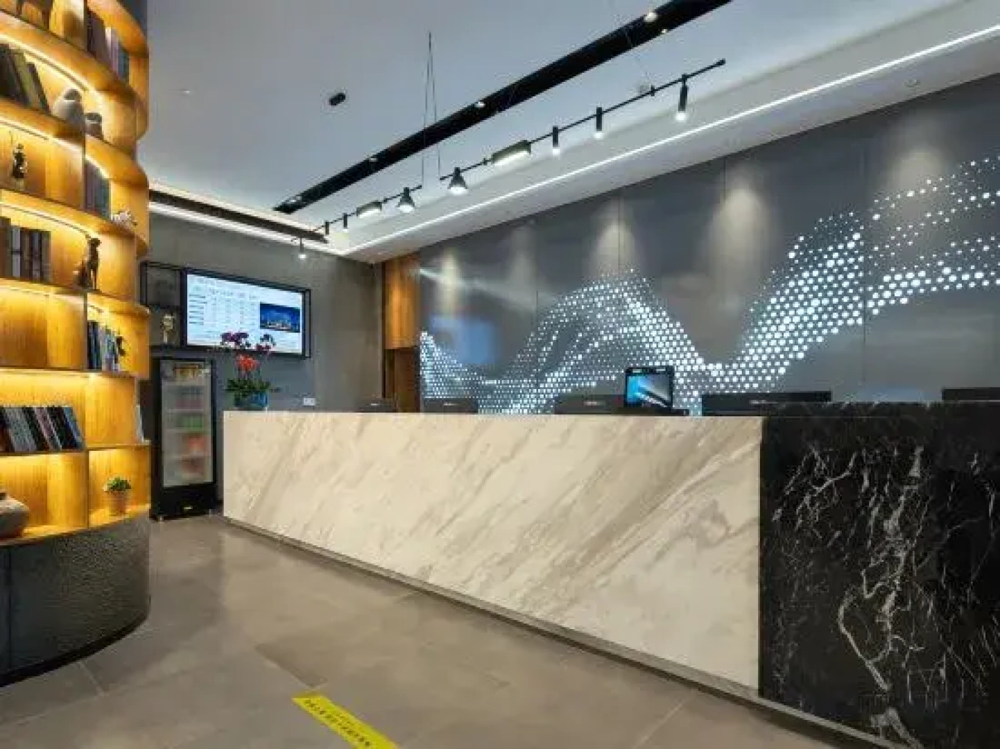 Enjoy Inn Hotel（Changjiang Store)
