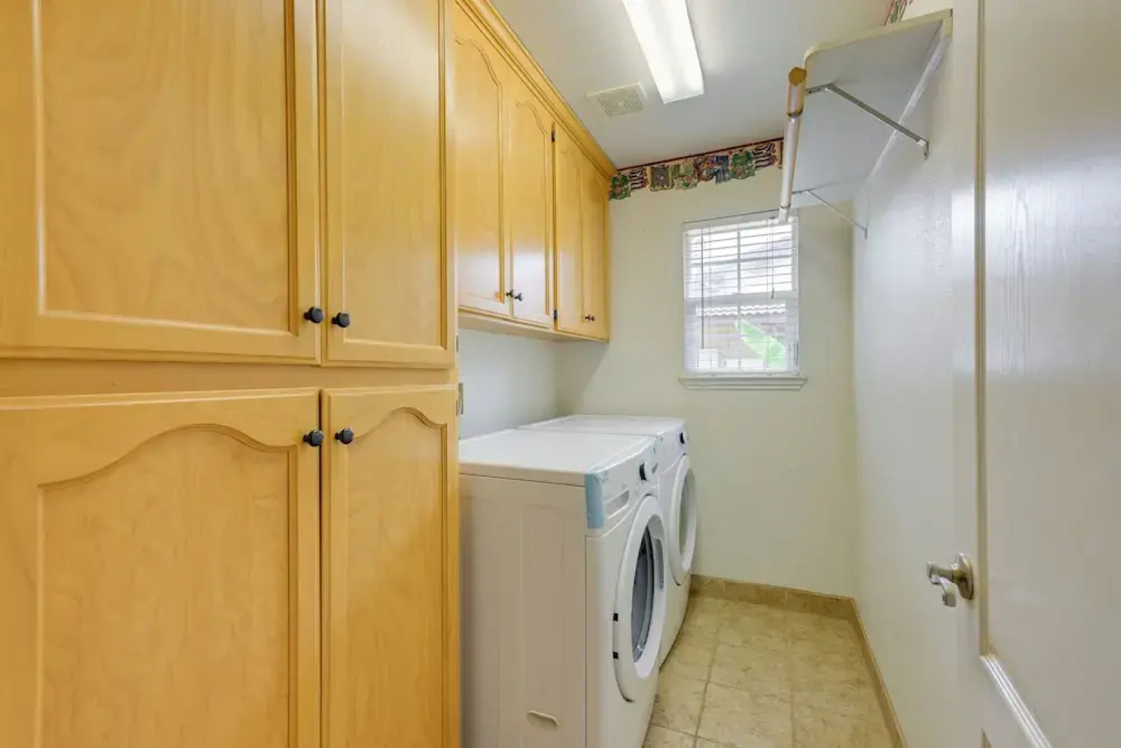 Porterville Getaway w/ Patio + Valley Views!