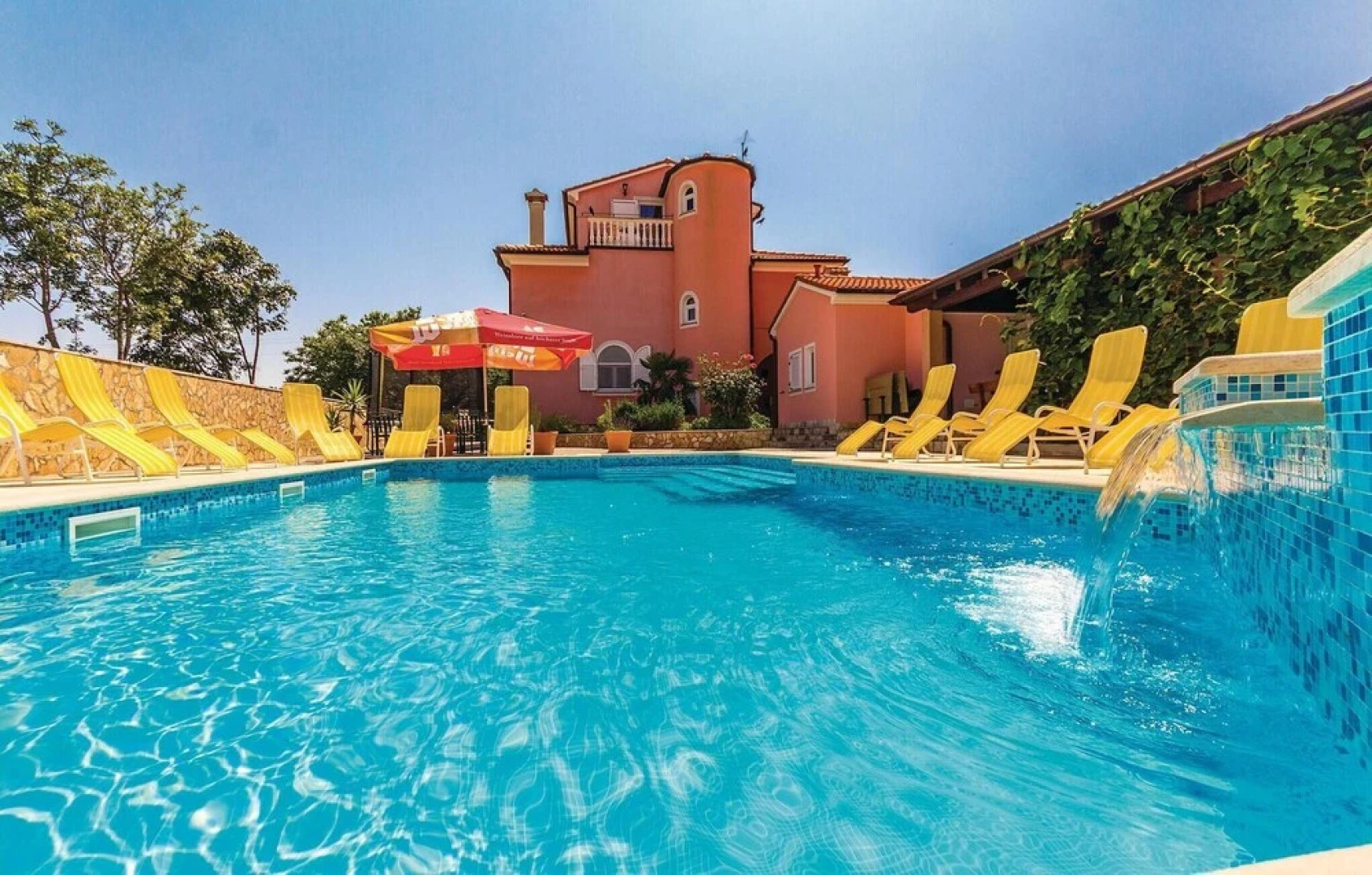 Nice Home in Pula With Sauna, Wifi and 8 Bedrooms