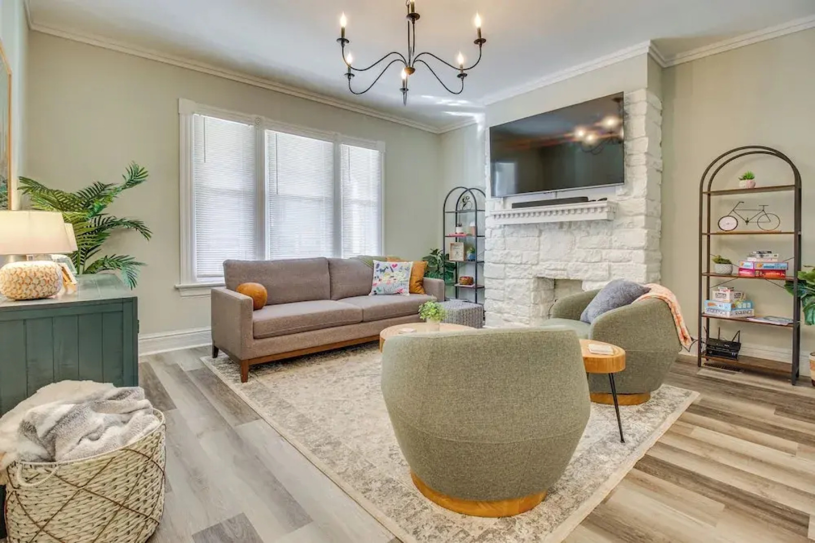 2 Mi to Dtwn Cincinnati: Home w/ Fenced Yard!