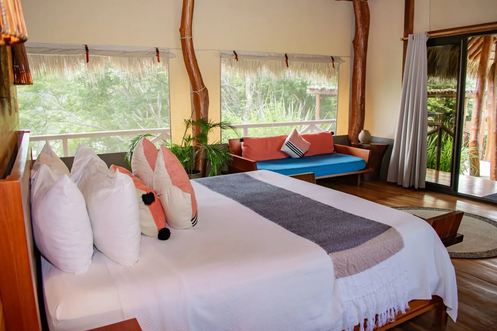 Isla Chiquita Glamping Hotel