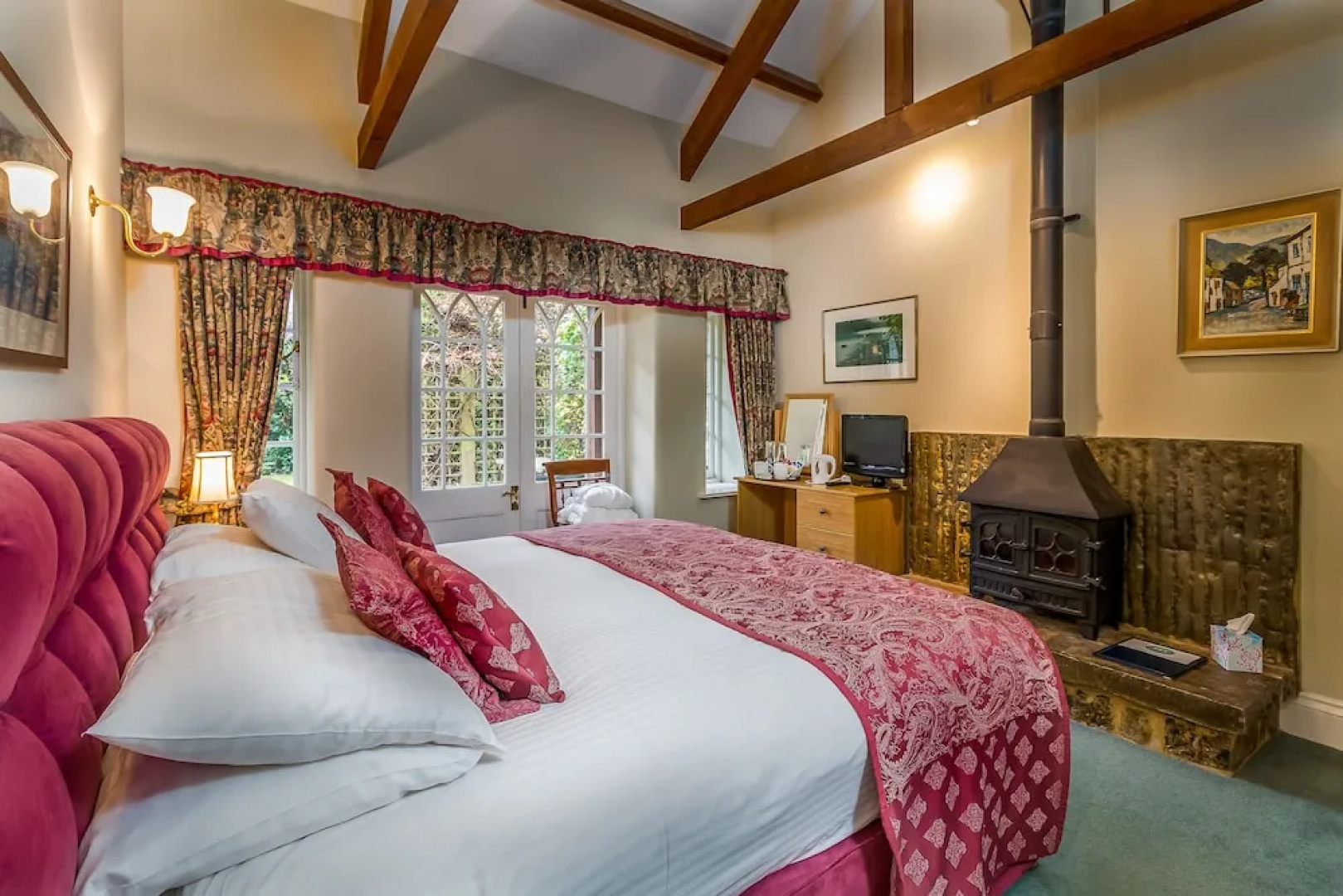 The Lynch Country House