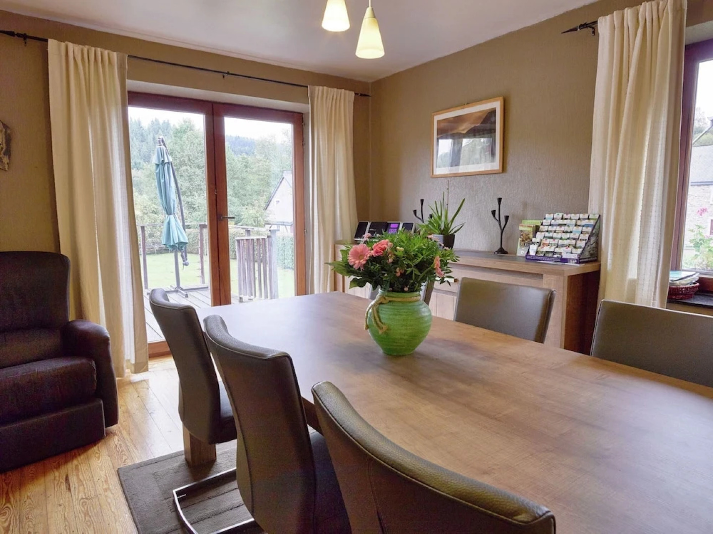 Peaceful Garden Home, Chevron