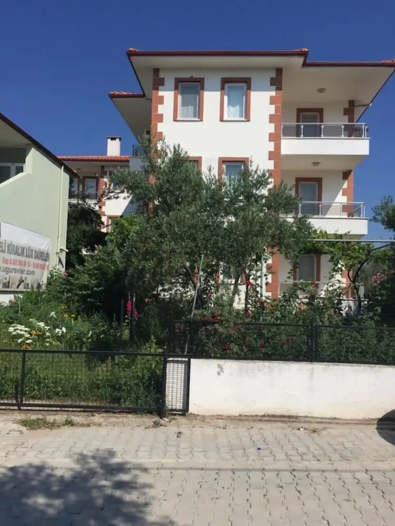 Ugurevler Apart
