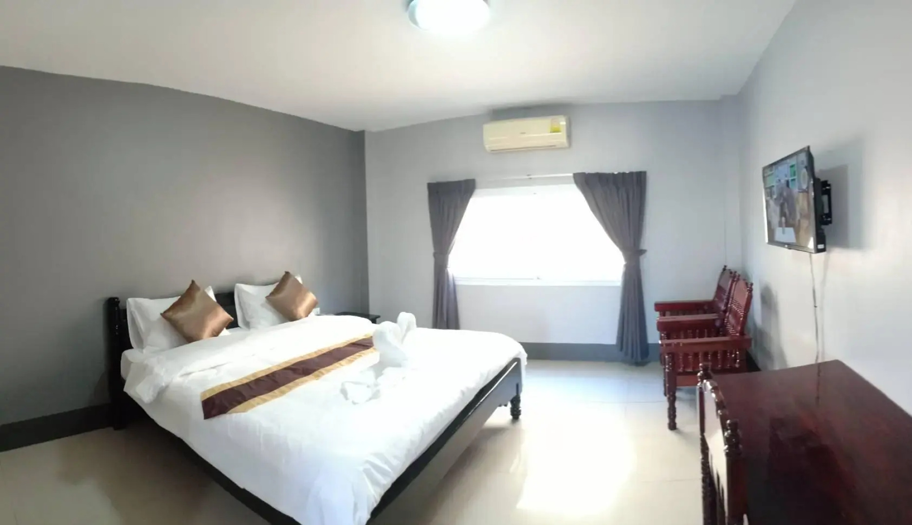 Submukdaphoomplace Hotel