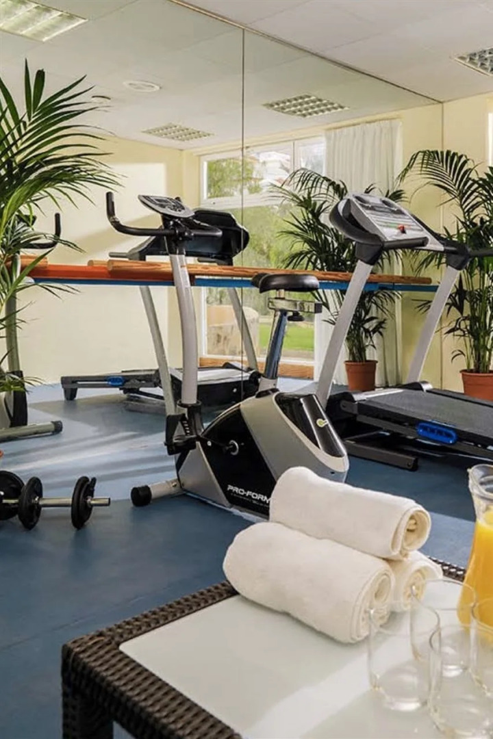 Paradise Court Aparthotel