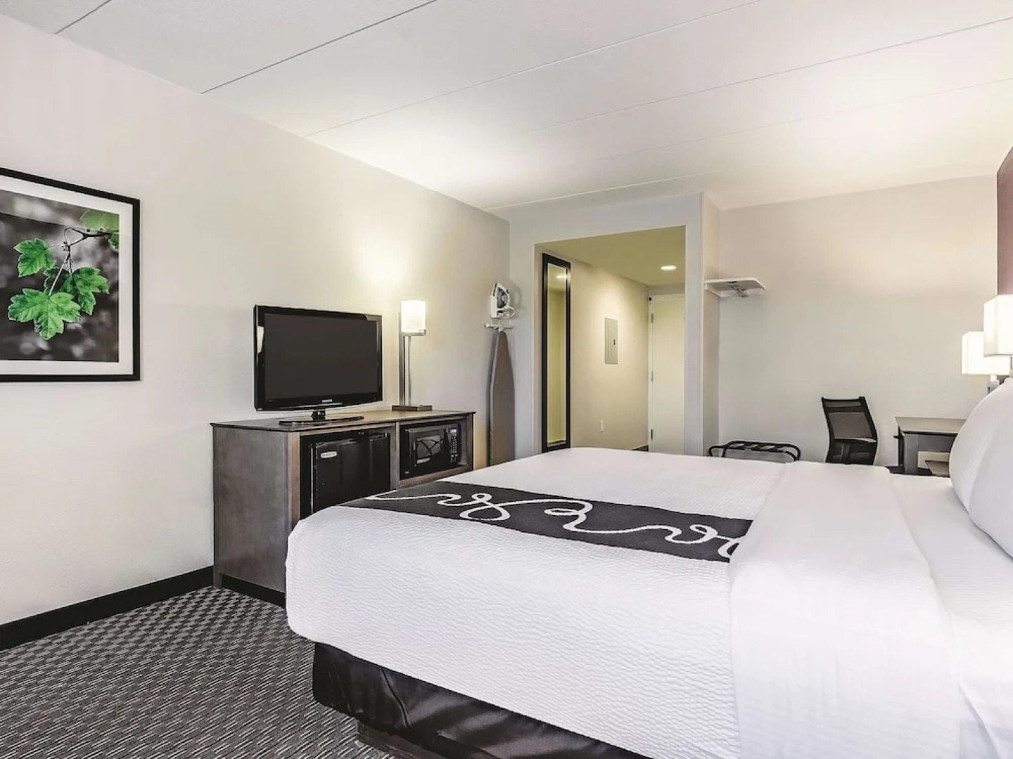 La Quinta Inn & Suites Warwick Providence Airport