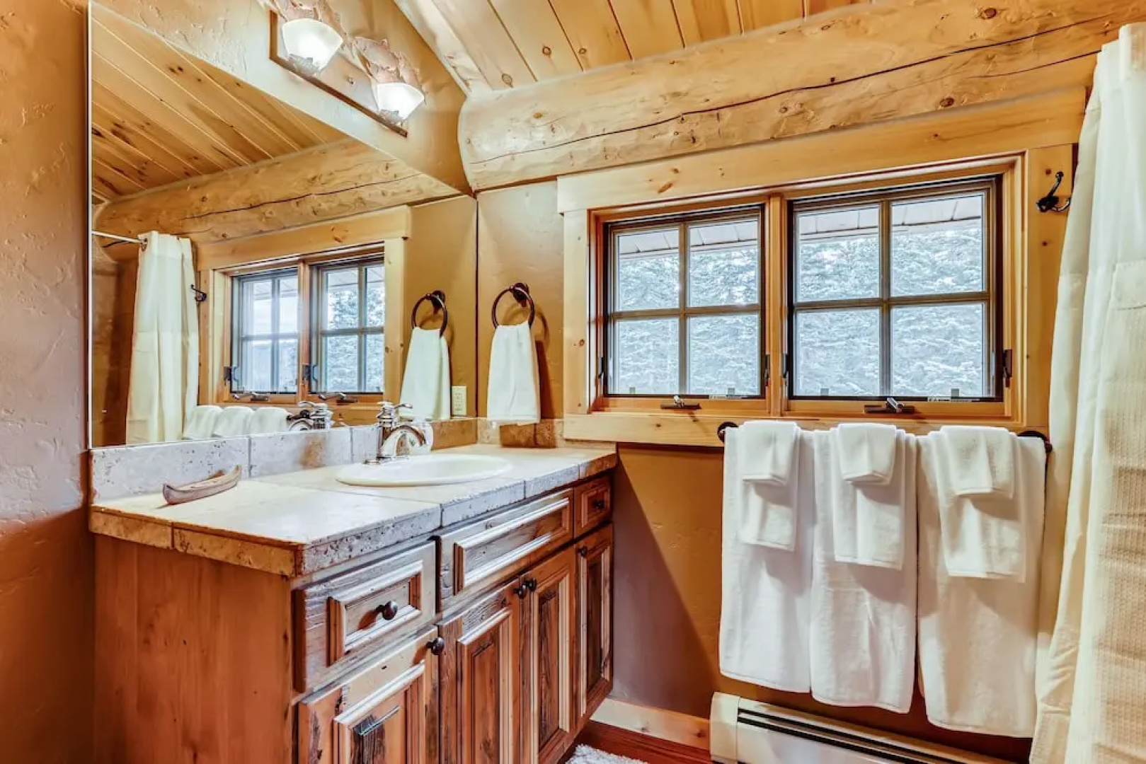 New Listing! Idyllic Mountain-view 4 Bedroom Home