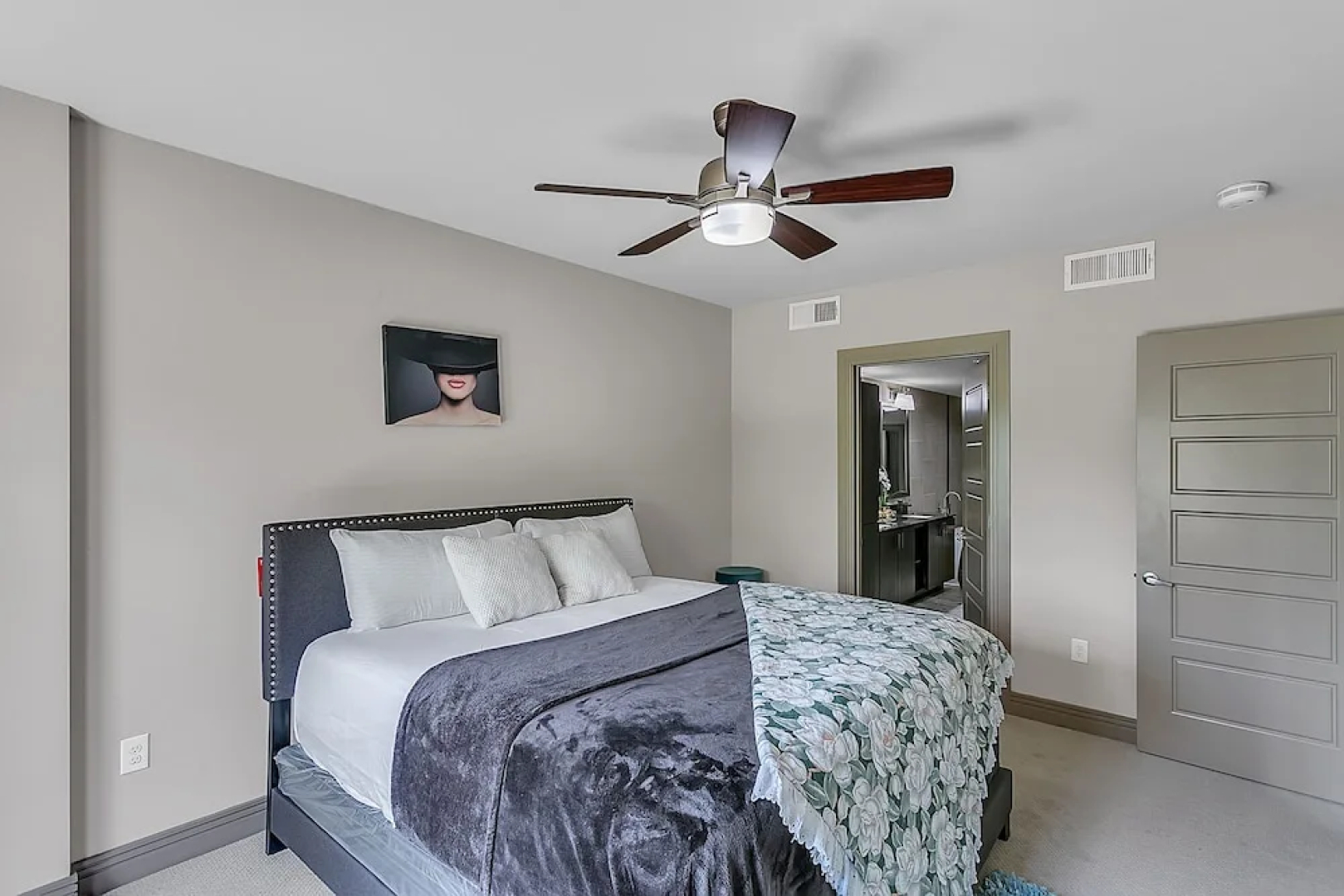 Cozy Condo Nature,park &lakeview 2 Bedroom Condo