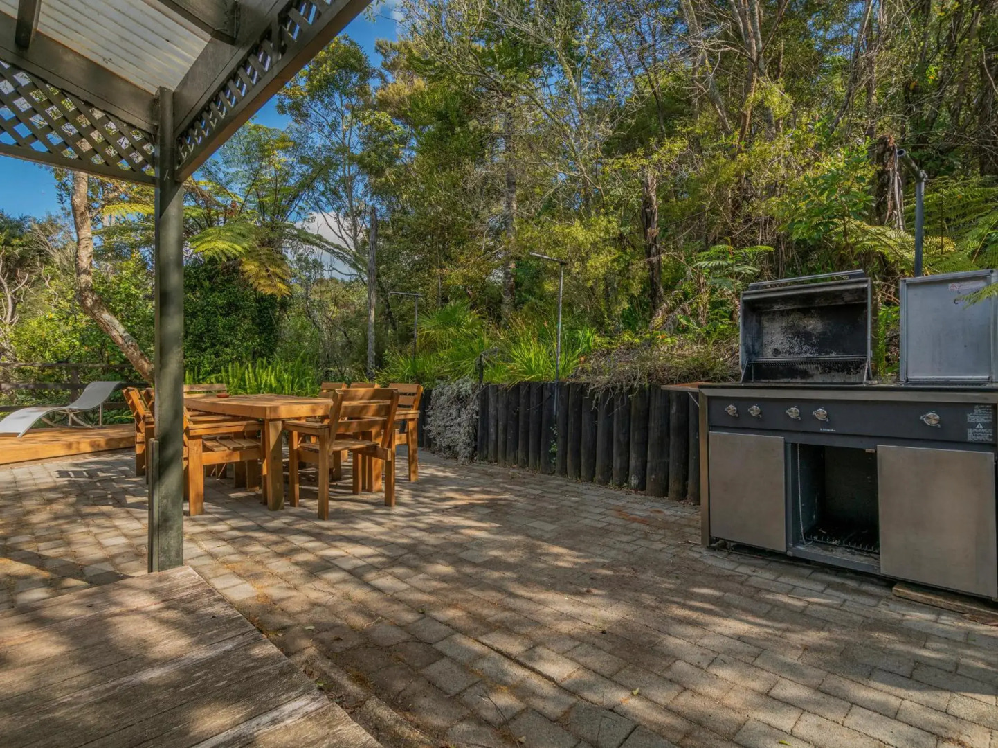 Hillside Haven - Tairua Holiday Home