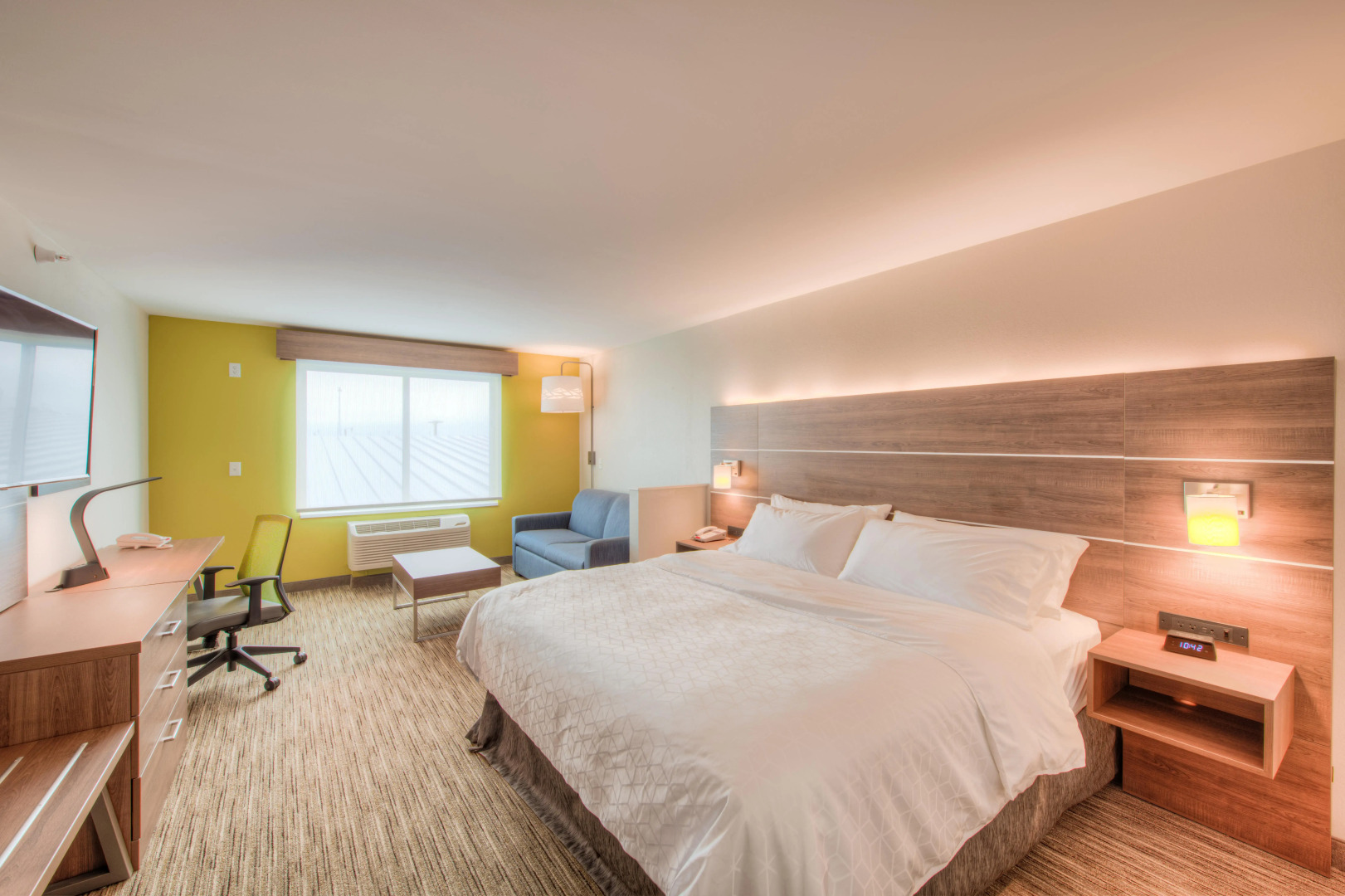 Holiday Inn Express & Suites Remington by IHG