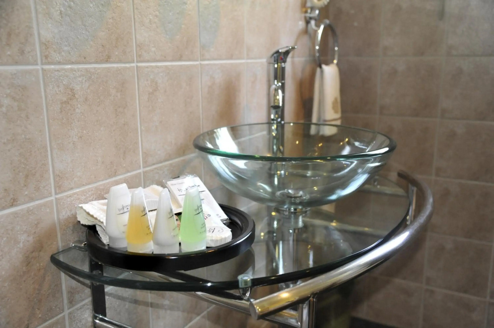 Ipe Tombe Guest Lodge