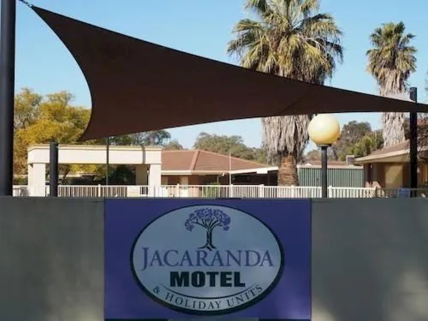 Jacaranda Motel & Holiday Units