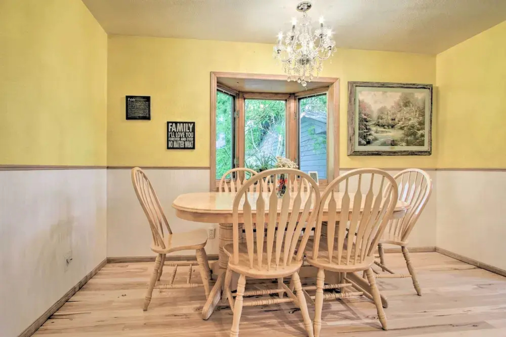 Cozy Home w/ Hot Tub: Half Mi to Salmon River!