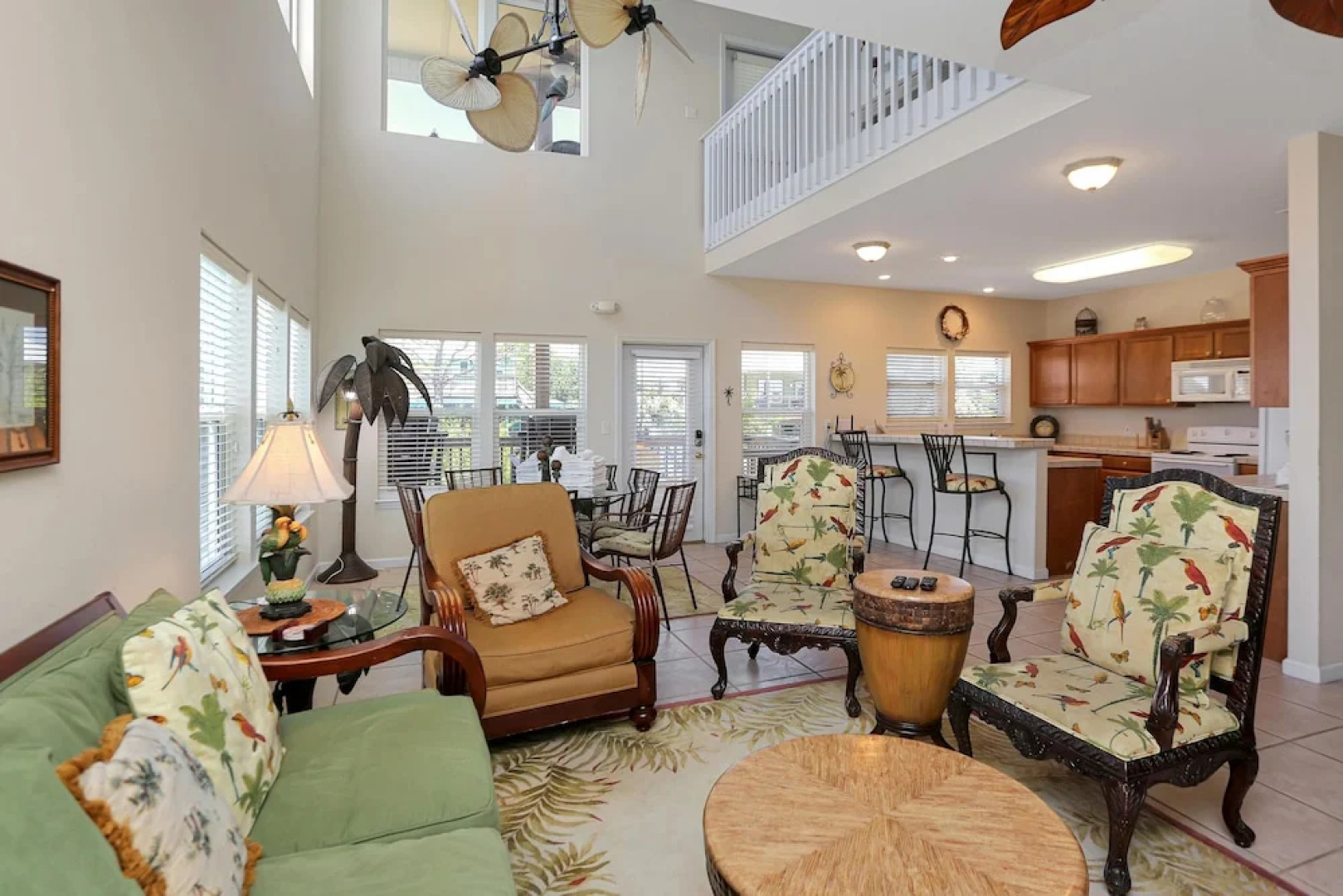 Yellow Bird Apartment