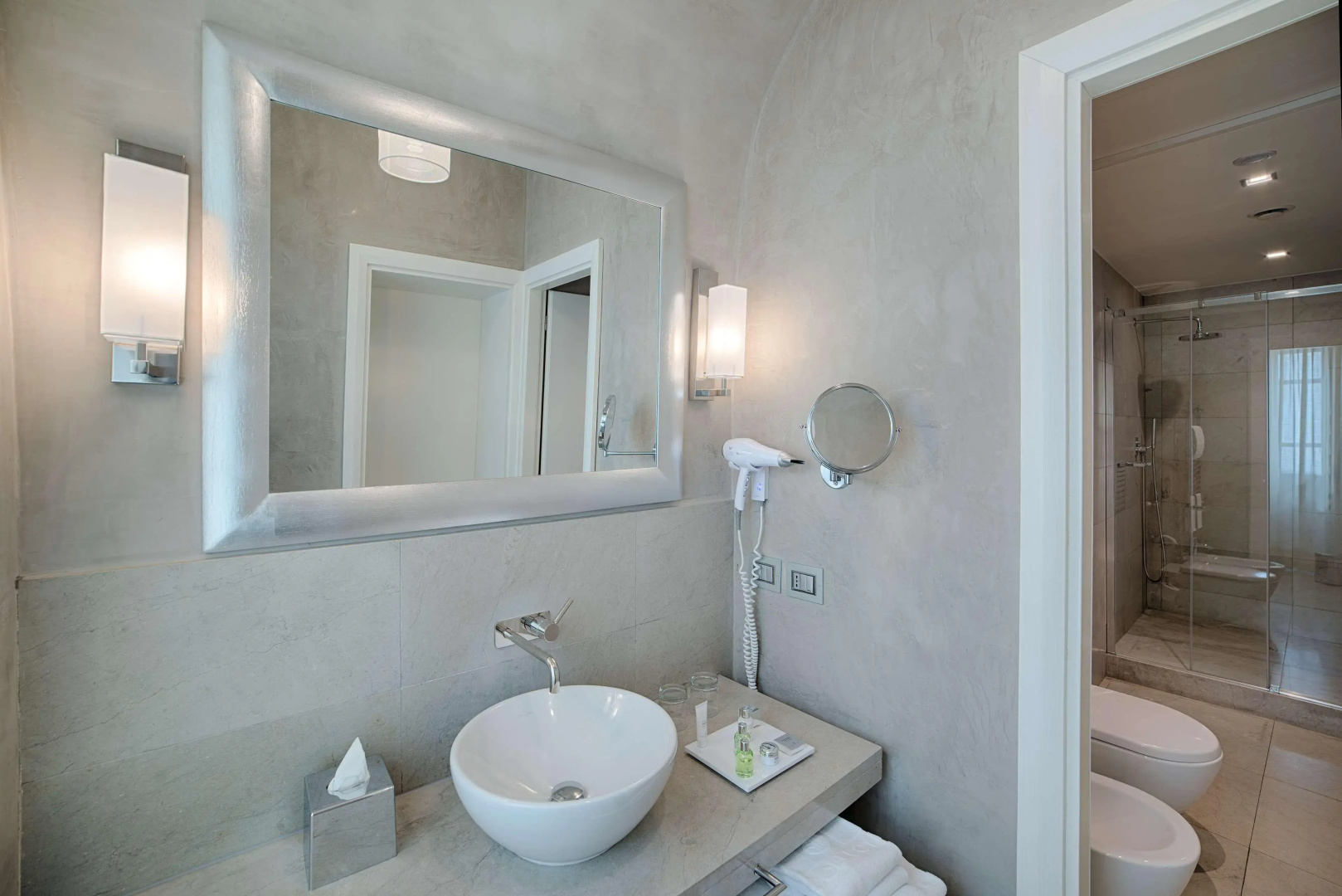 Отель NH Collection Firenze Porta Rossa