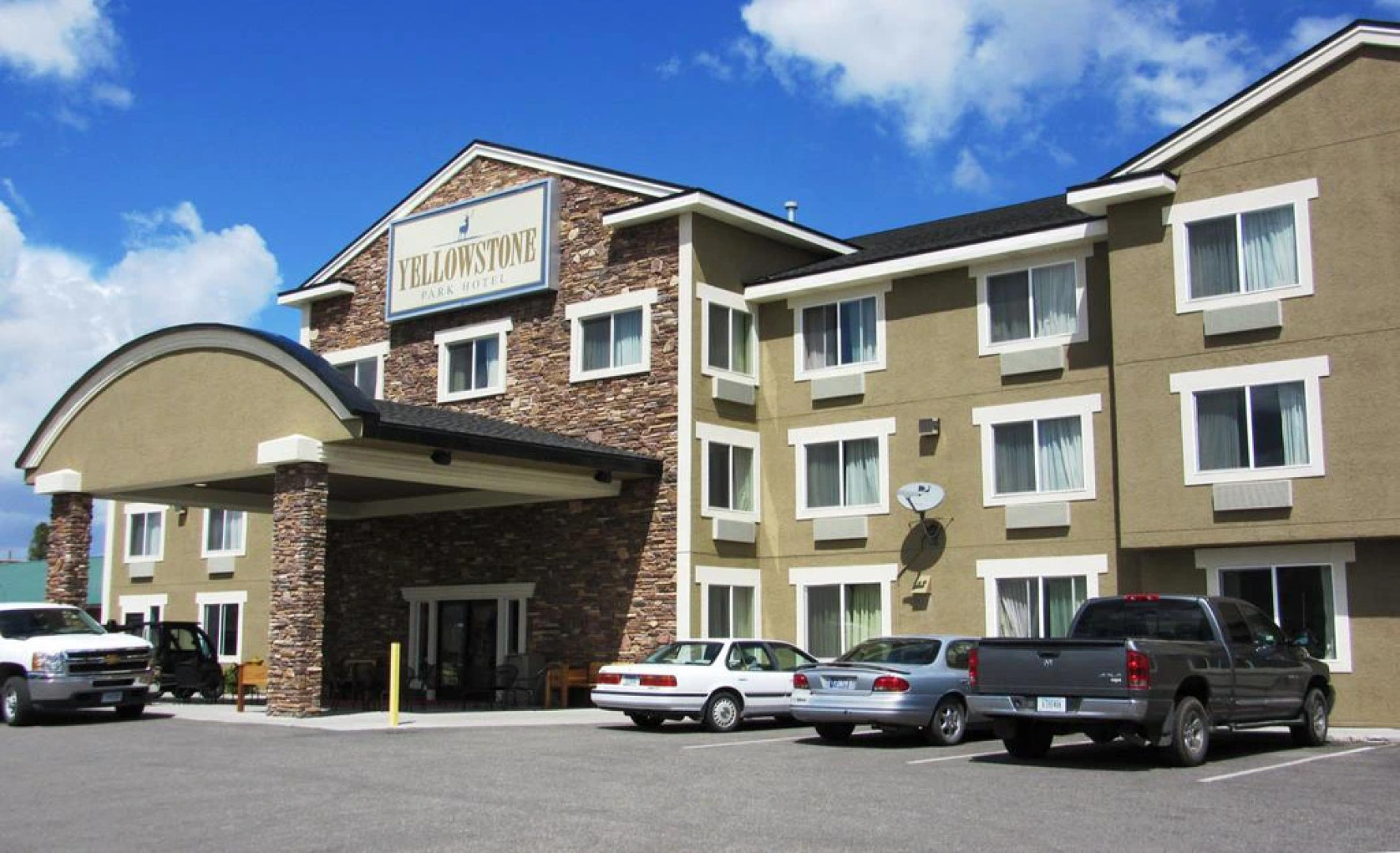 Yellowstone Park Hotel