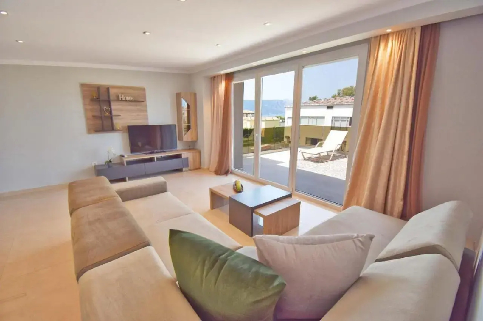 Alikes Deluxe Houses - 300m from the beach