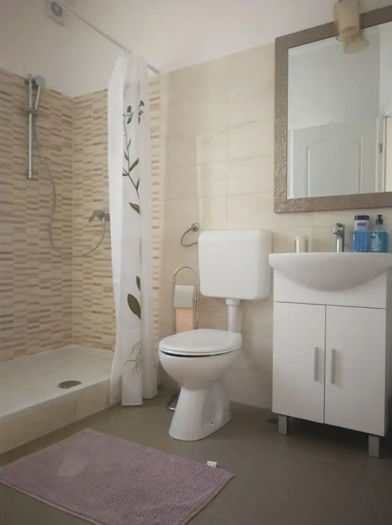 Appartment House Peresiji