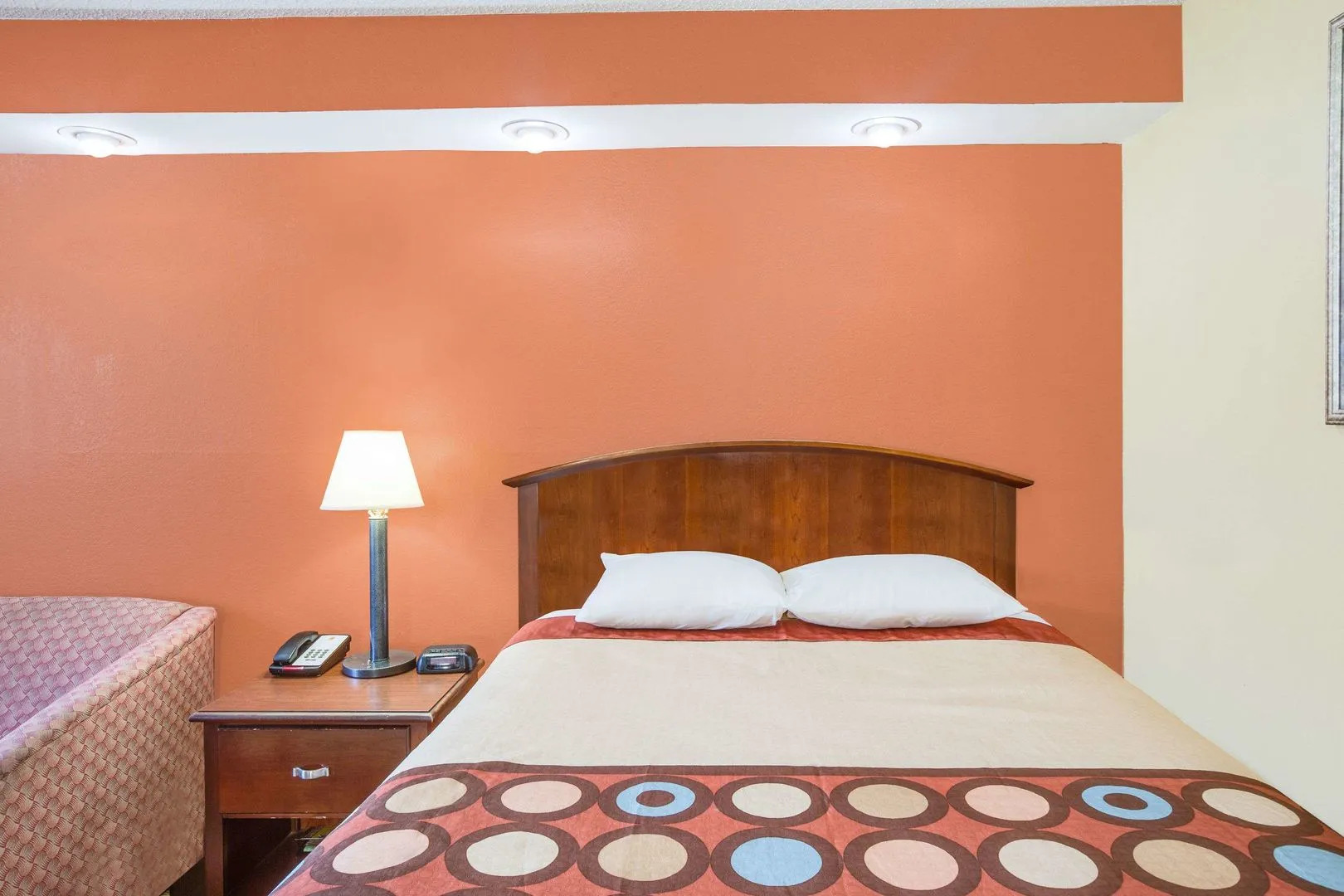 Coastal Inn & Suites - Wilmington, NC