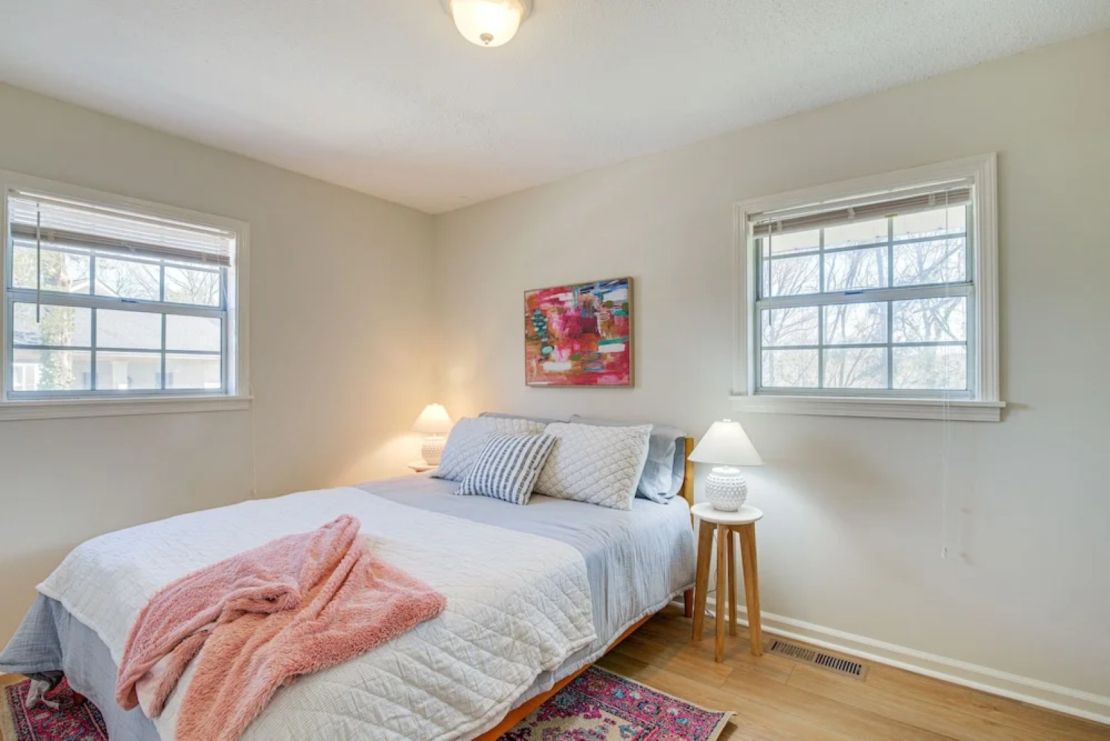 Oxford Getaway: Walk to Oxford Square!