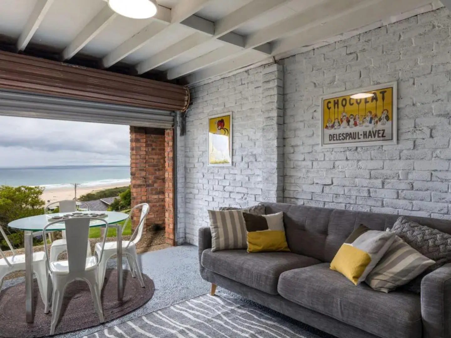 JEWEL OF GERROA Gerroa 4pm check out Sundays