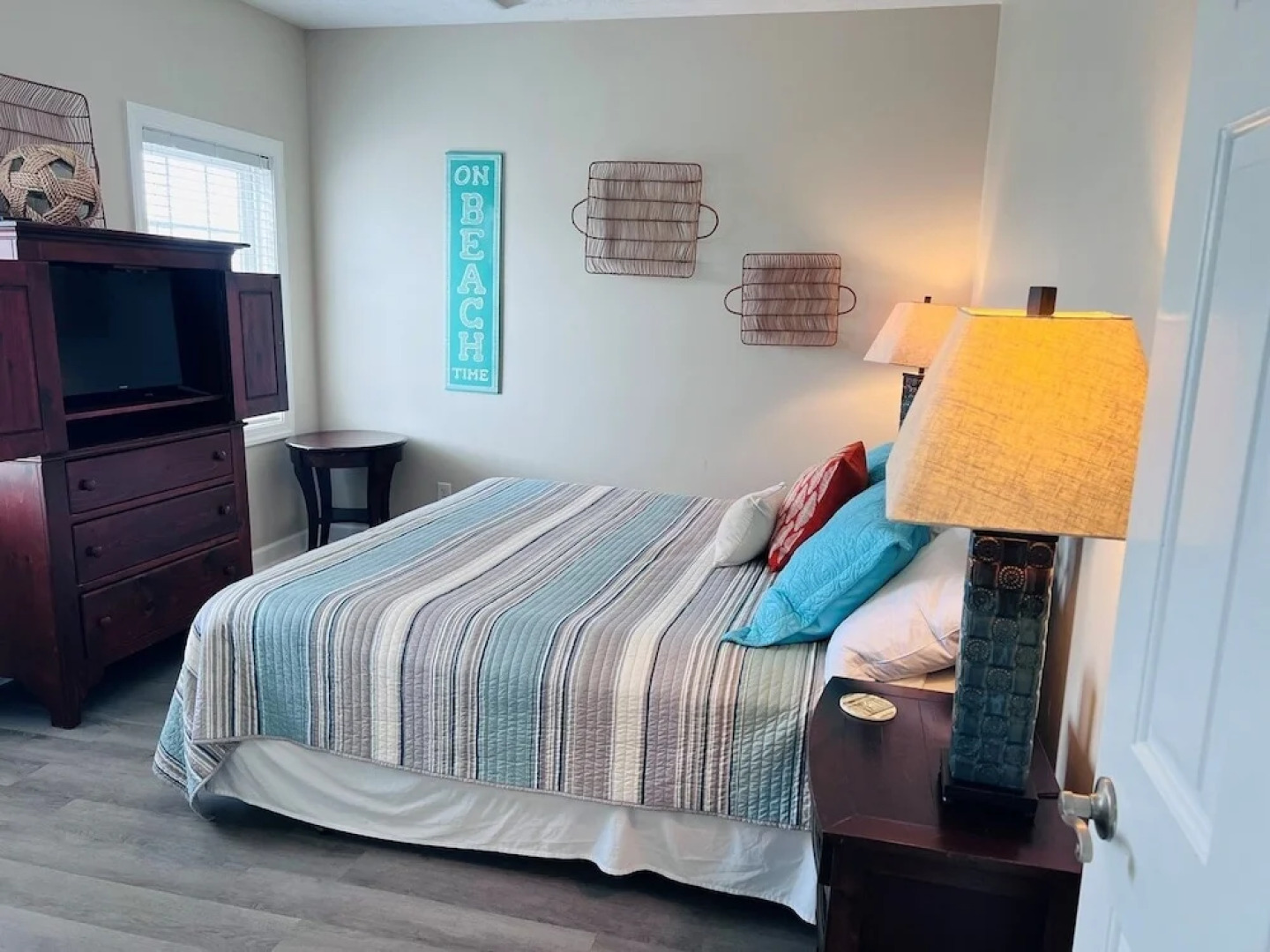 Sunny Times 4 Bedroom Home by RedAwning