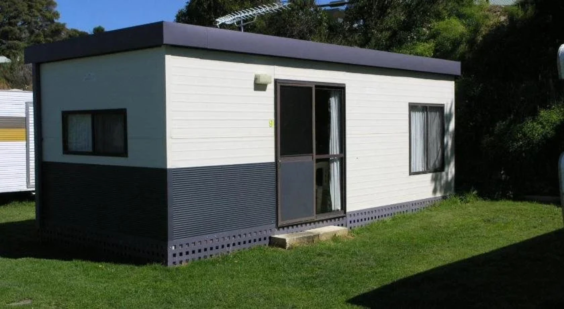 Lakeside Tourist Park