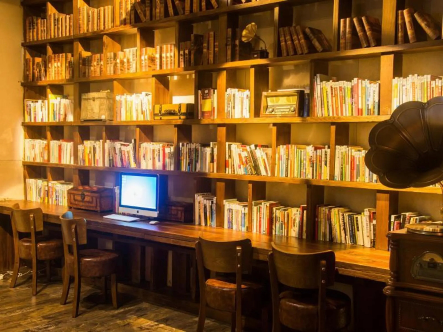 James Joyce Coffetel Tianhe North Tianrun Road