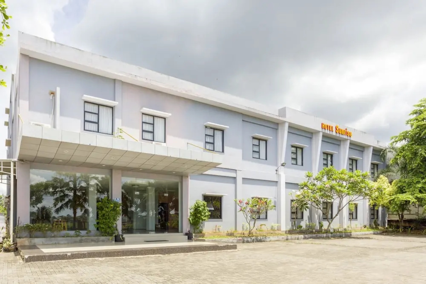 OYO 3343 Sunrise Hotel