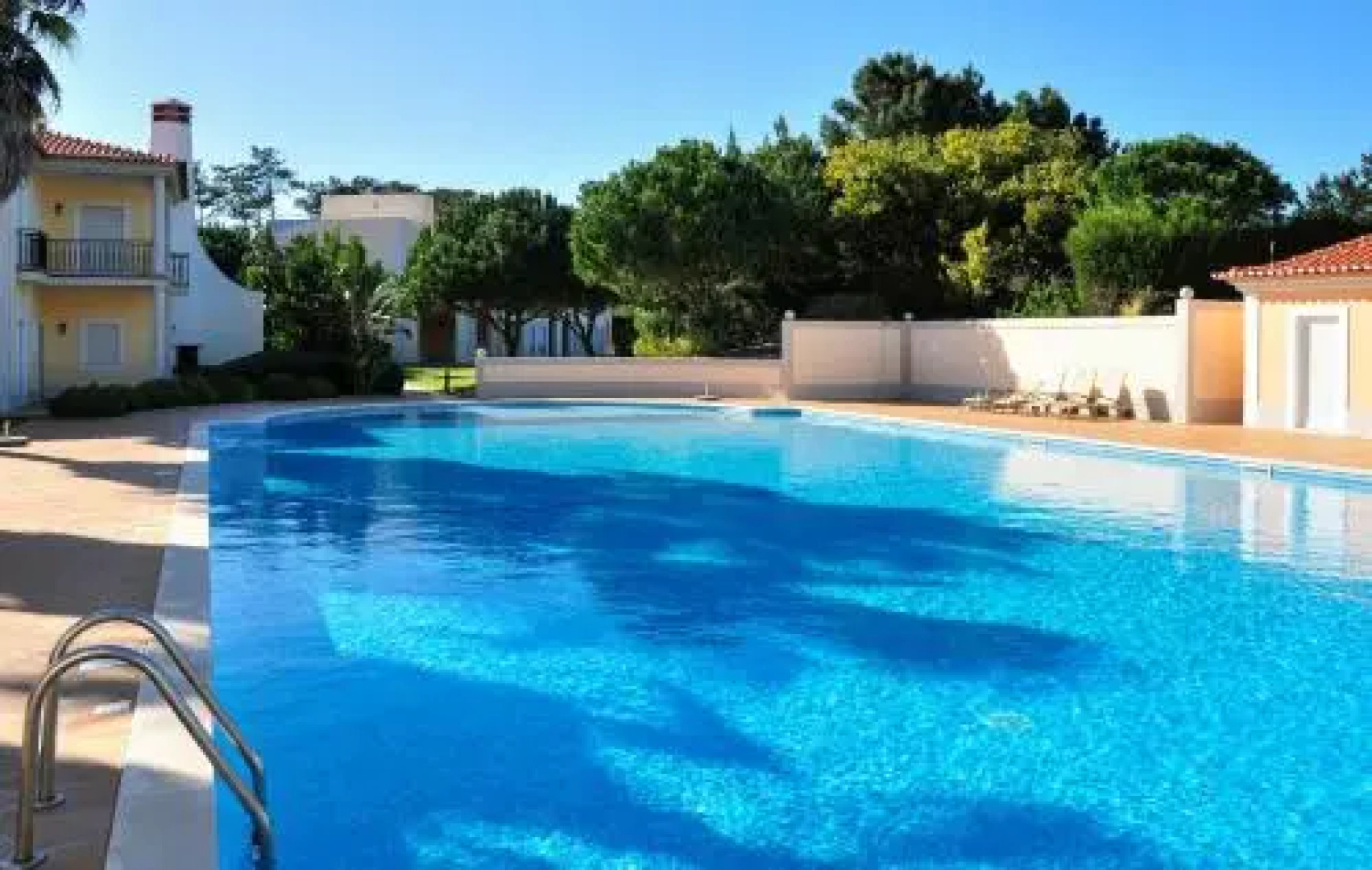 Townhouse Beach Pool Silver Coast C1