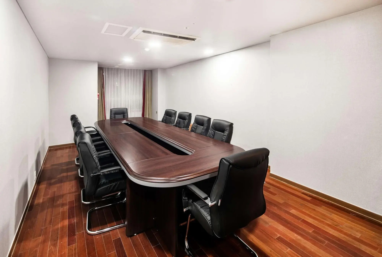 Ramada Hotels & Suites Seoul Namdaemun