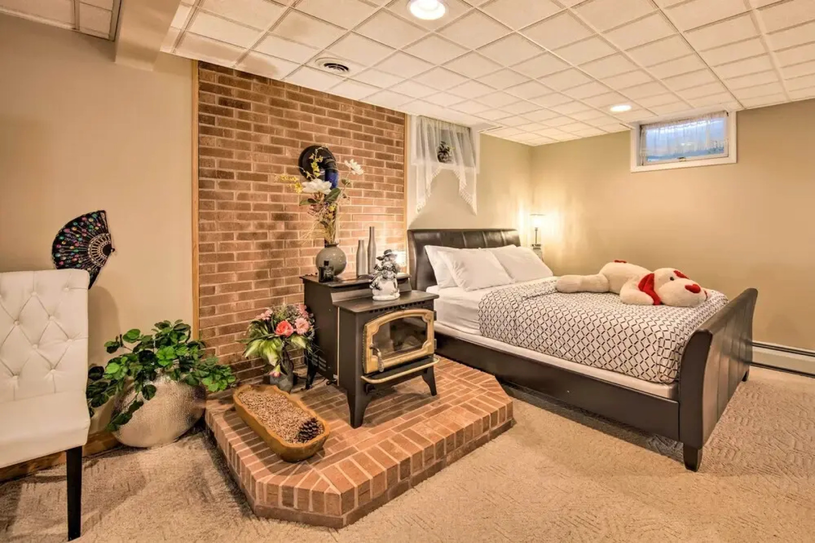 Spacious Palmyra Home w/ Fire Pit & Deck!