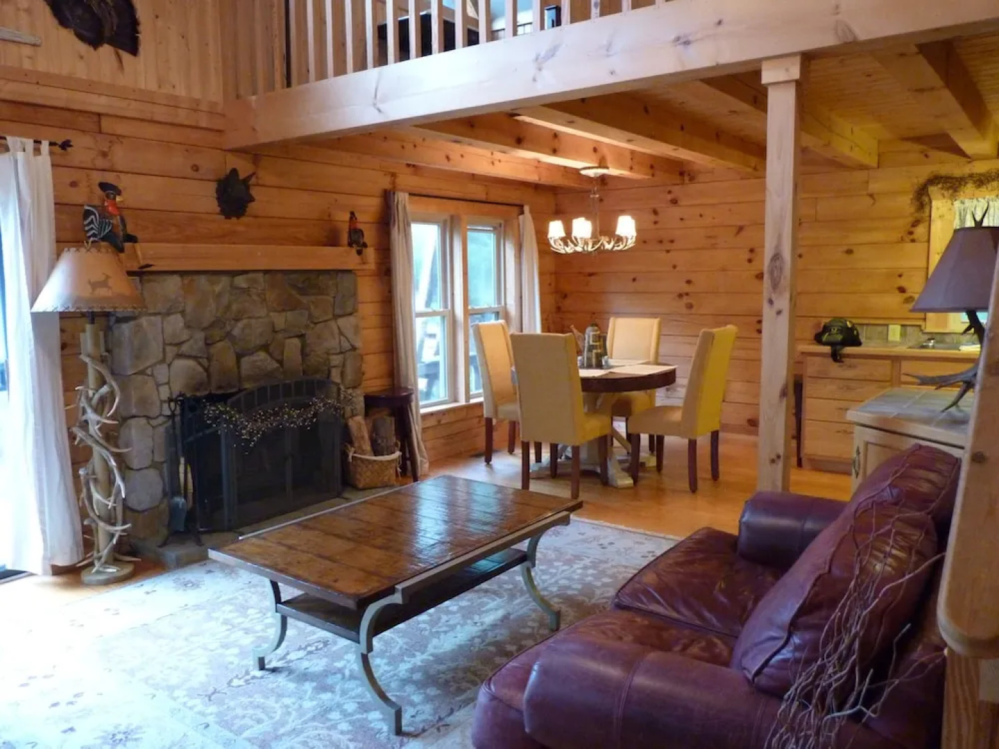 Horseshow Hideaway – Pet Friendly Cabin, 7 Minutes to TIEC