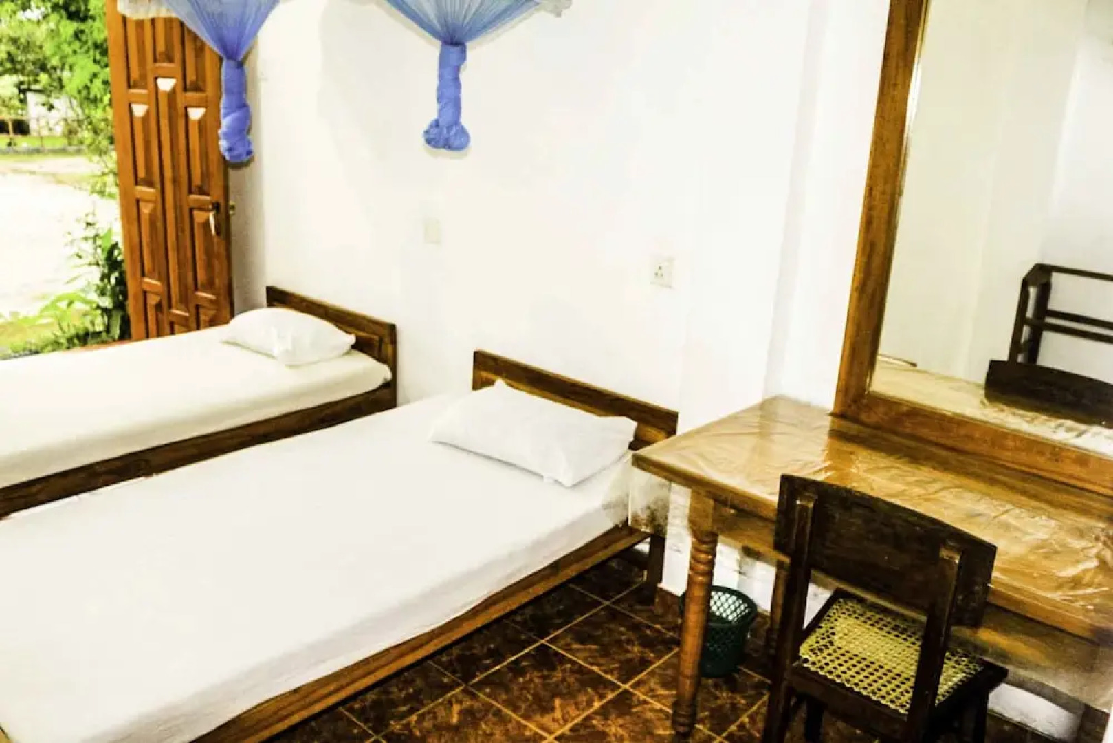 Yoho Little Rose Inn