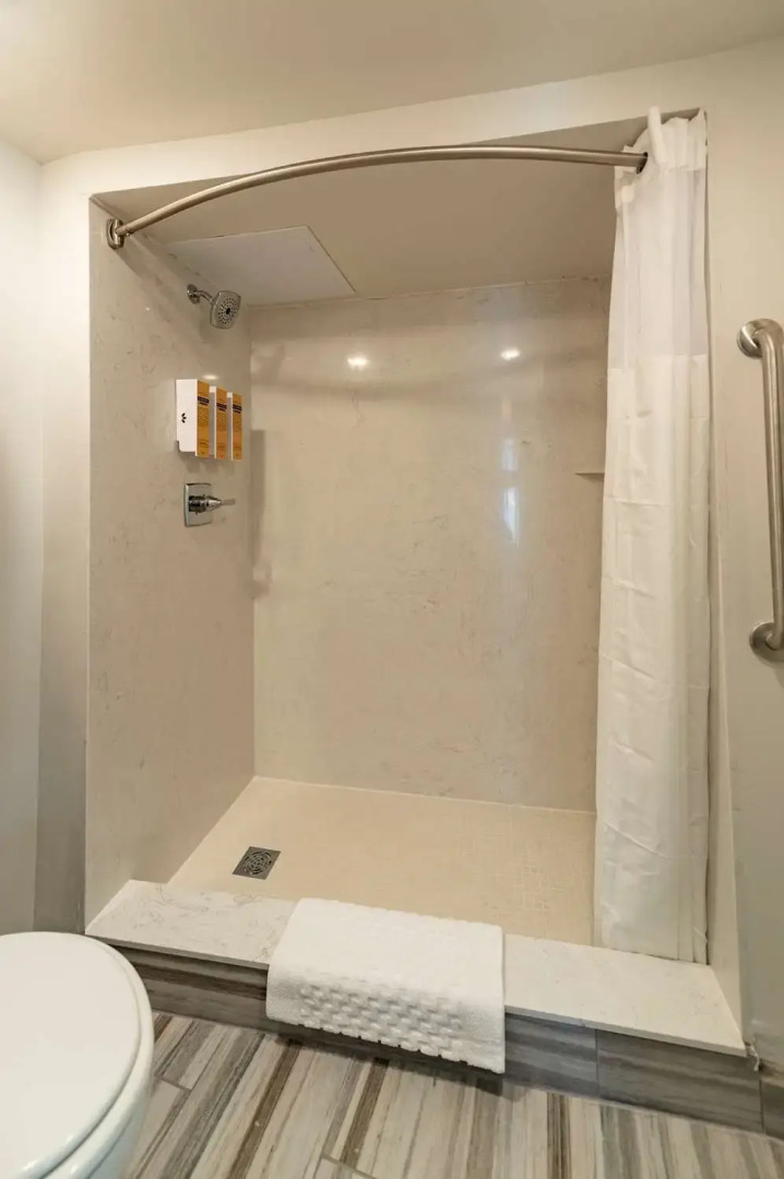 Plaza Hotel and Suites