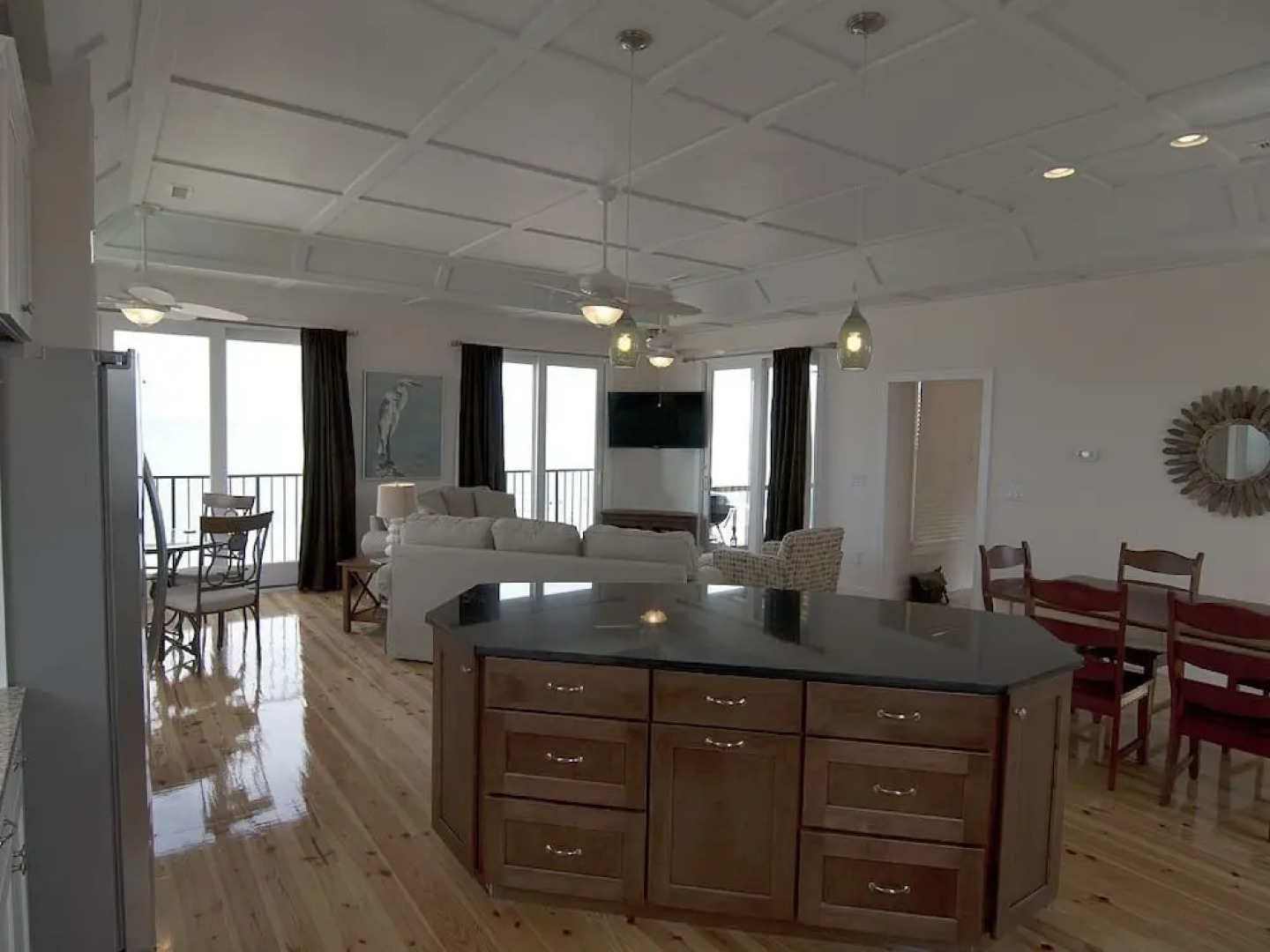 Moontide - 5 Br home by RedAwning