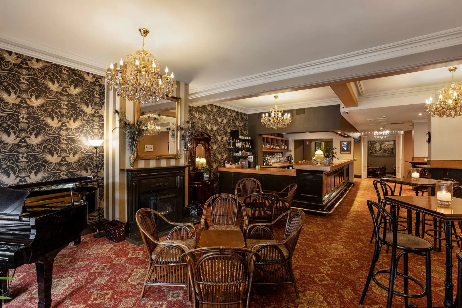 Hadley's Orient Hotel