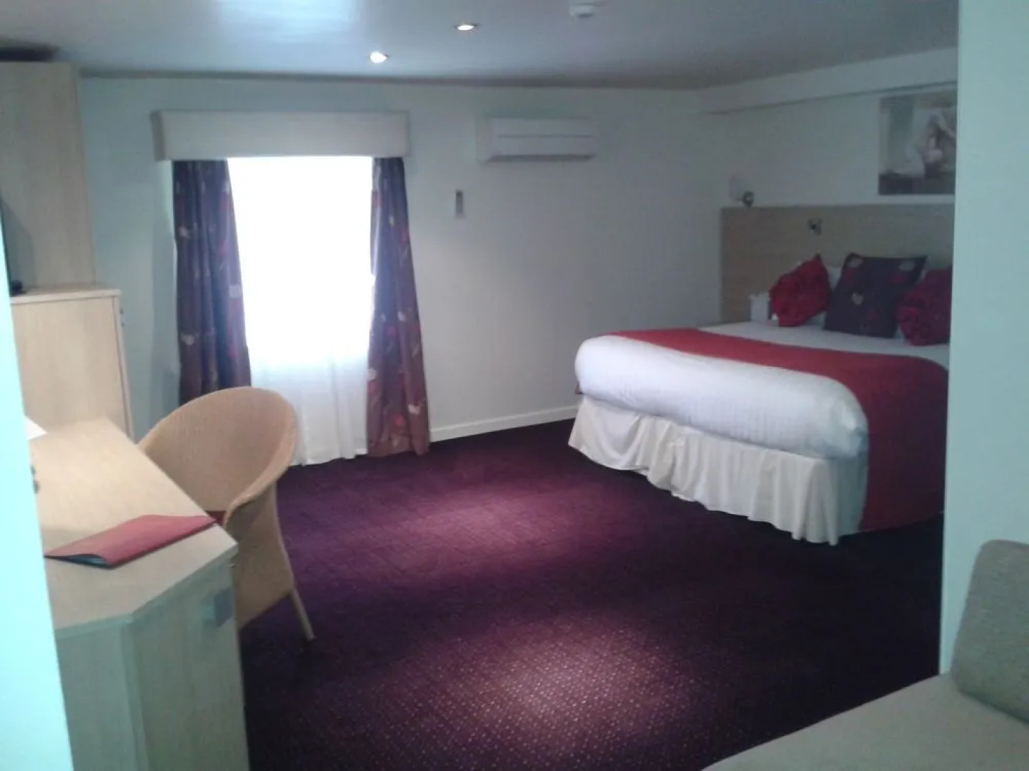 Waterfront Lodge Hotel