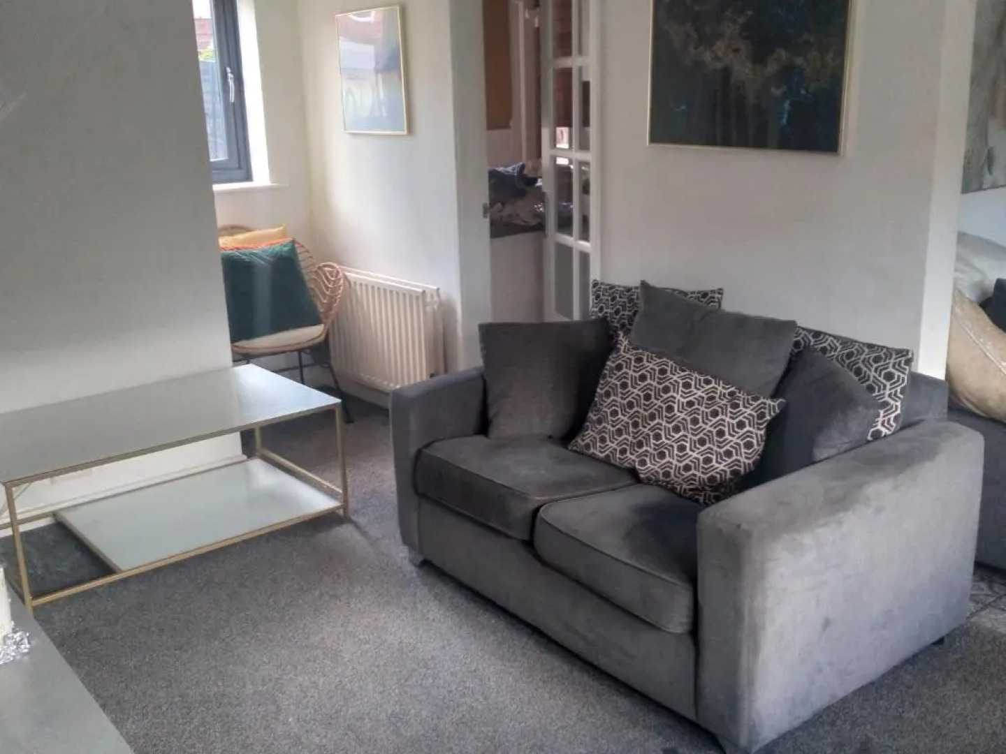 2 Bed House - Sleeps 4 - Pets - Garden - Parking