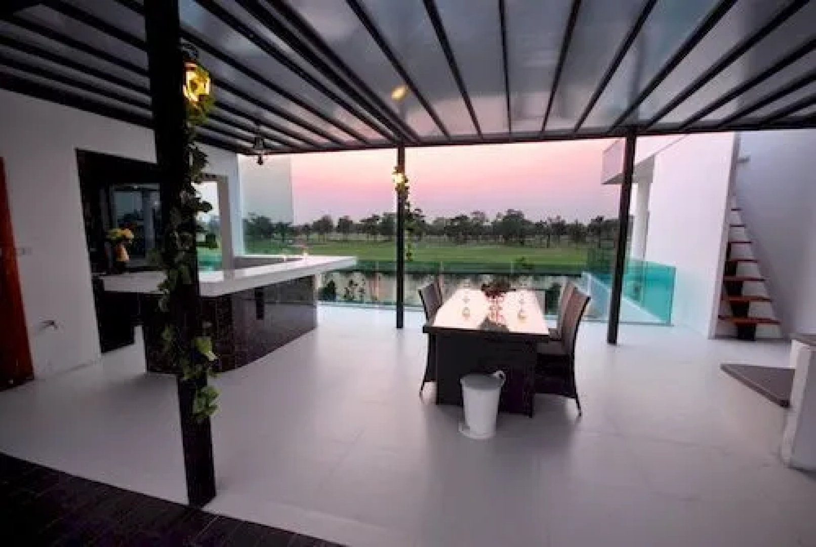 Aria Lake and Golf Villa