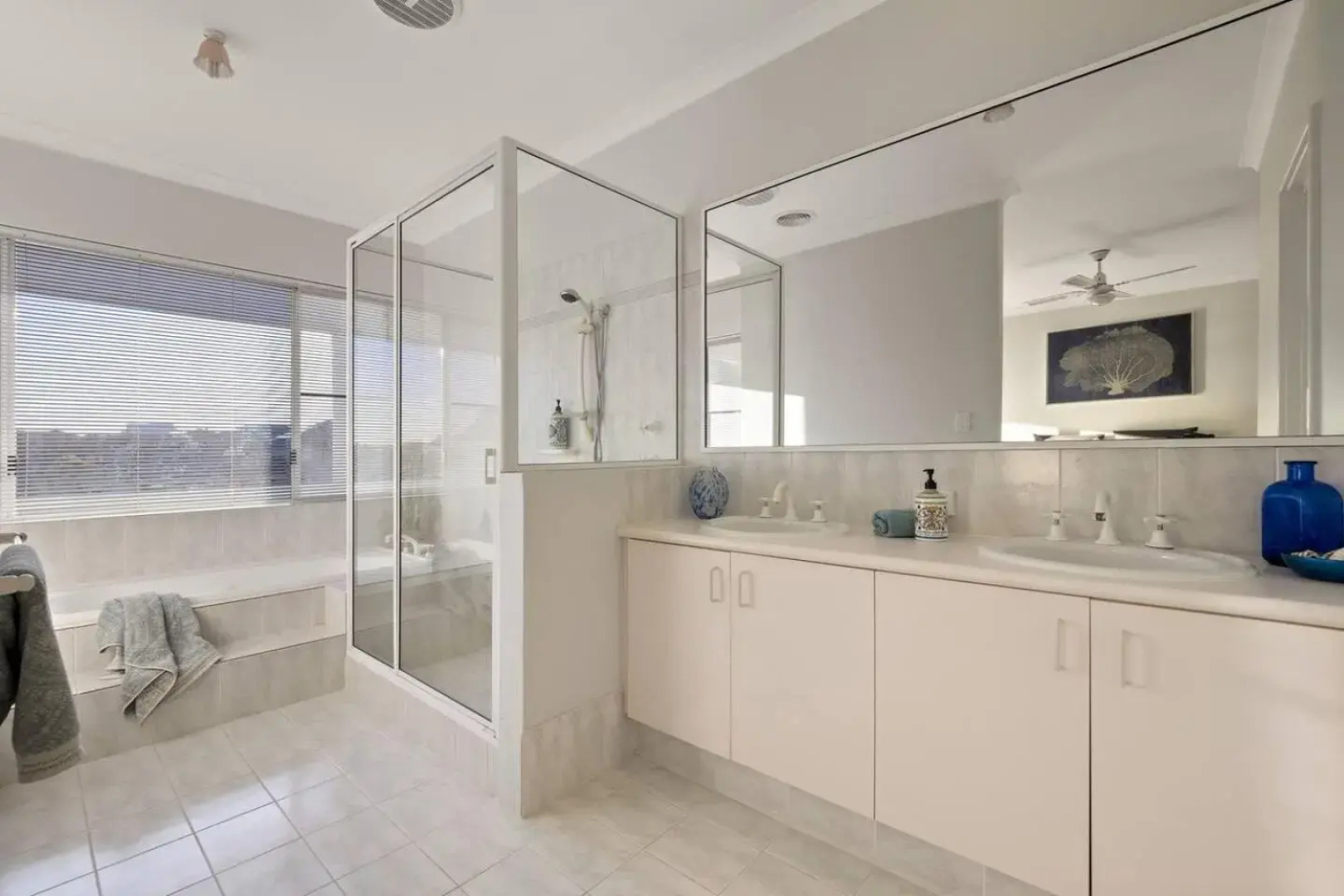 Canal Home -Close to Beach and City Centre