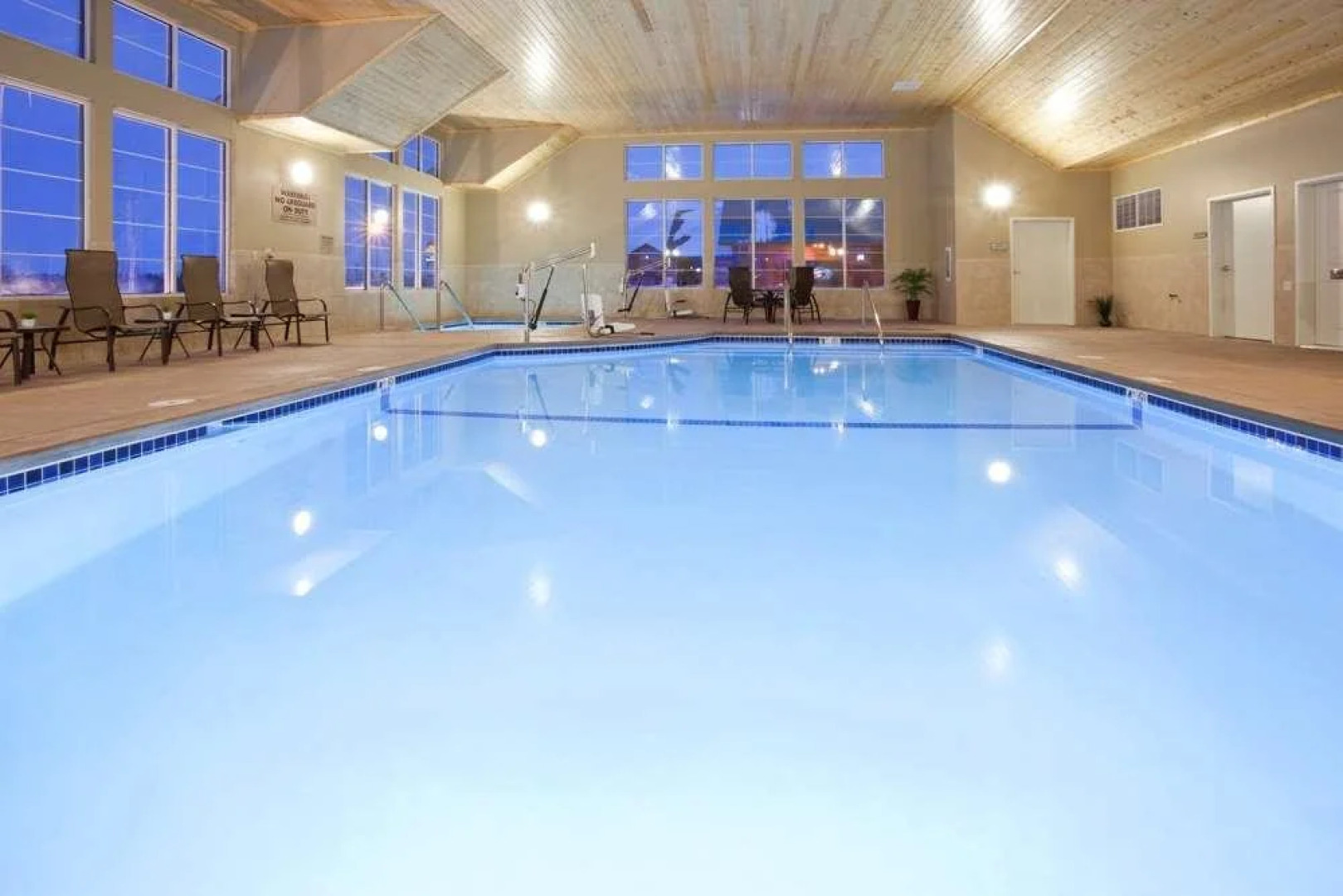 Grandstay Hotel Suites Thief River Falls