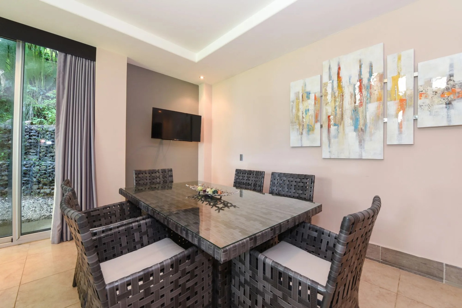 Tulemar Resort
