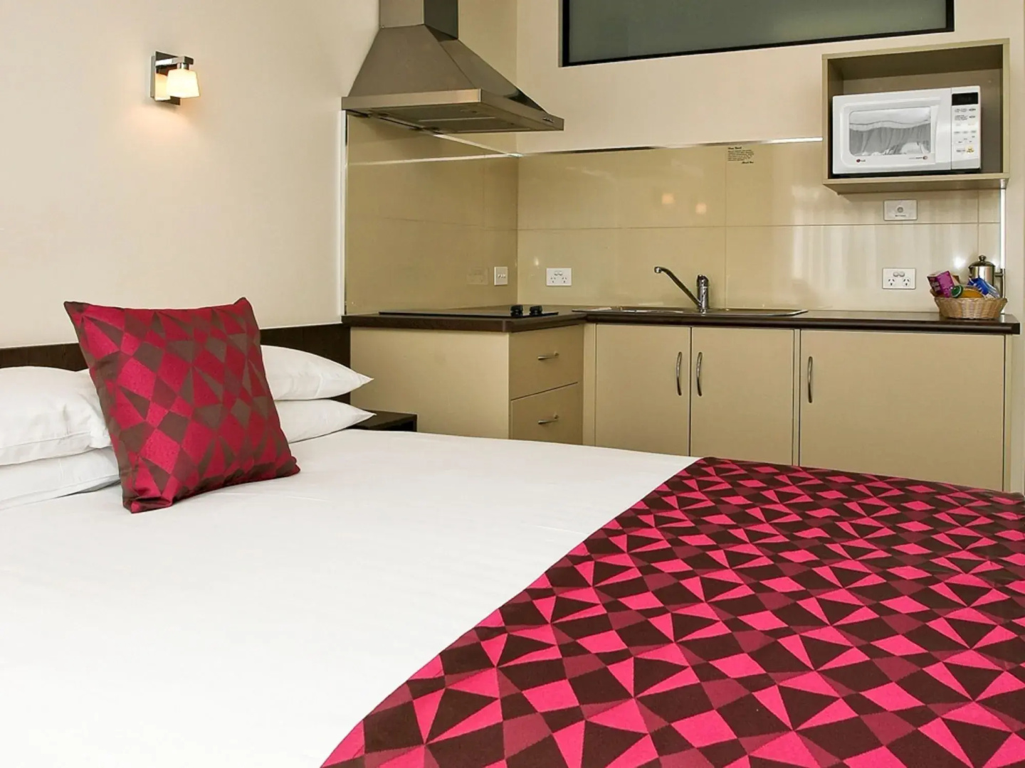 429 Apartments and Suites