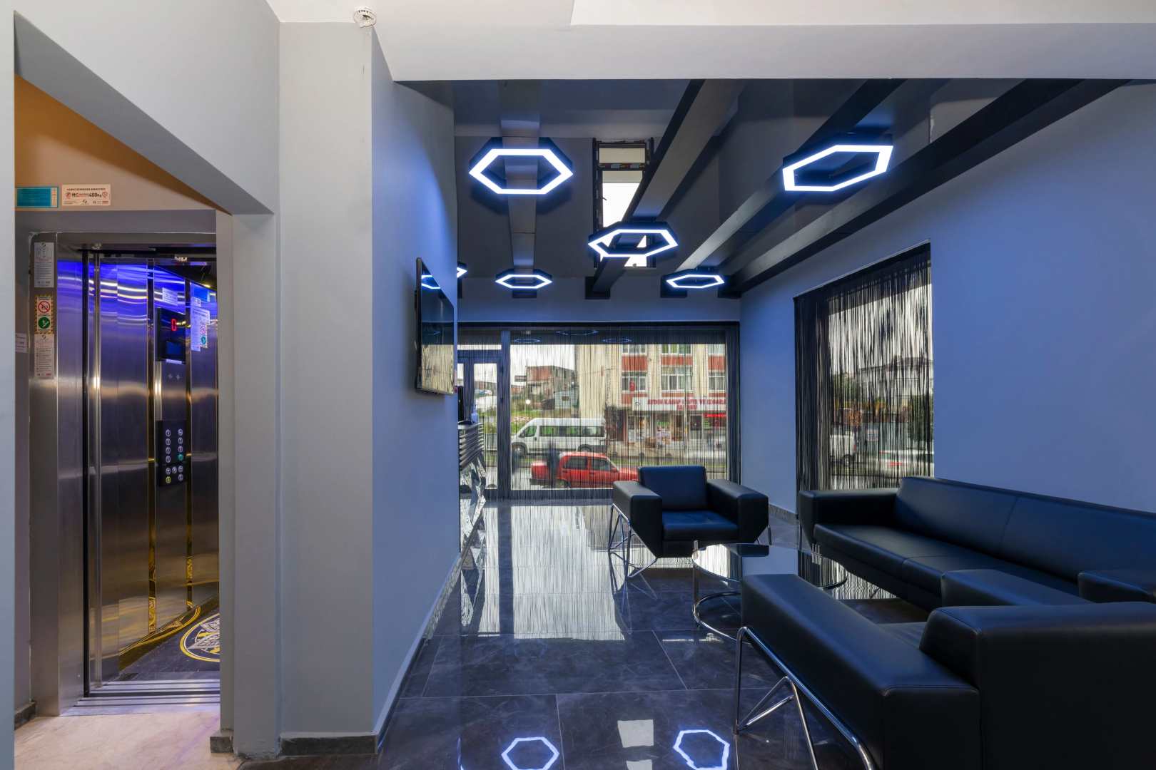 Fly And Stay Airport Hotel