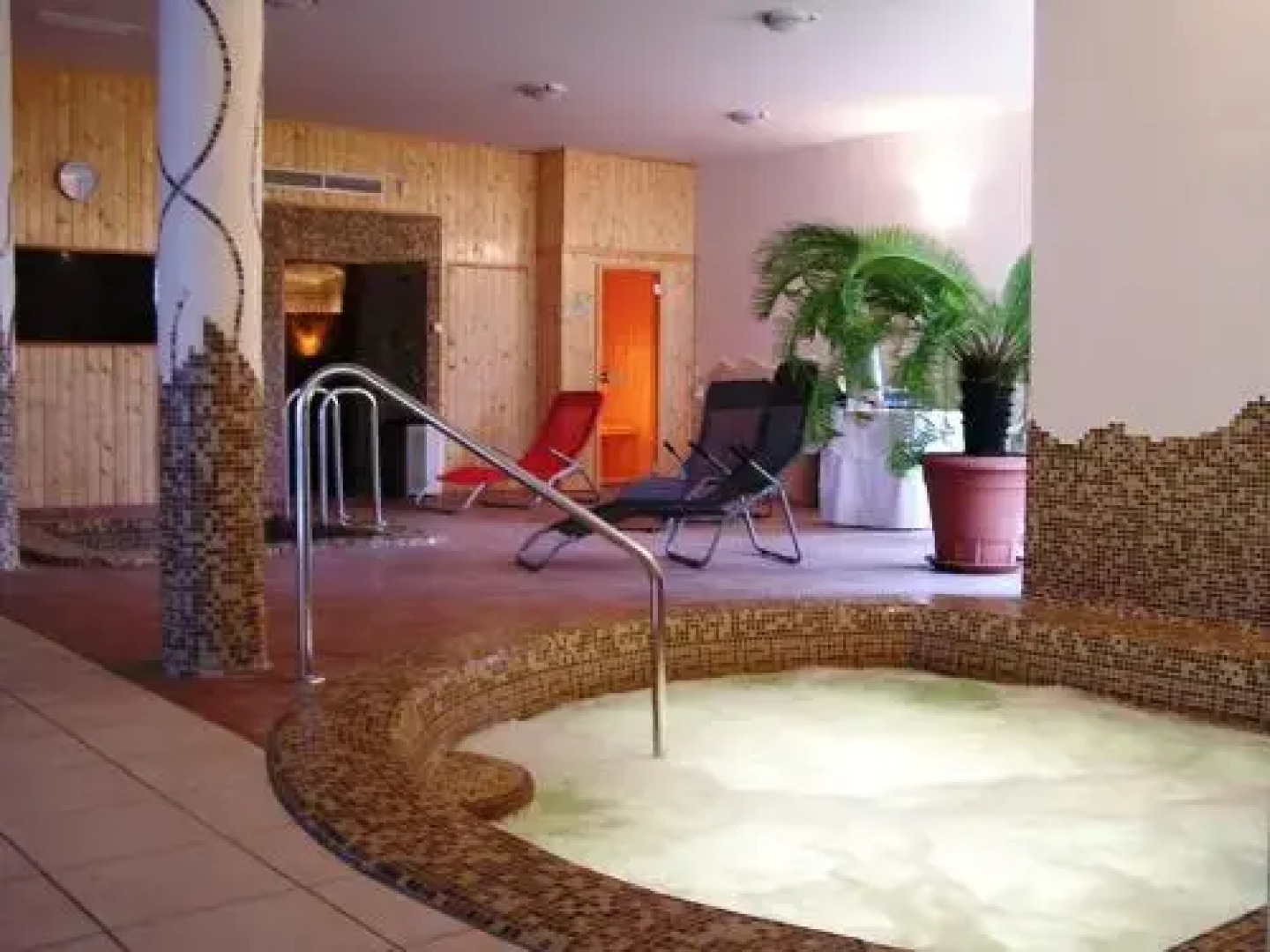 Kincsem Wellness Hotel